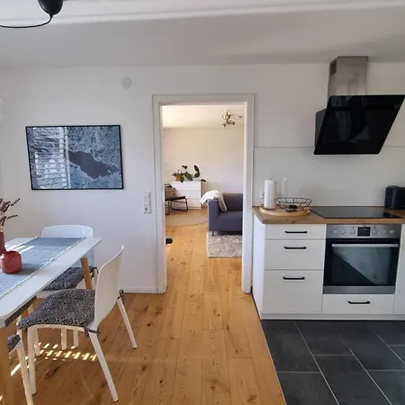 Apartment Traumhafte Gartenwohnung In überlinger Hanglage - Zur Goldenen Kiwi *