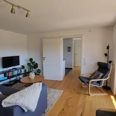 Traumhafte Gartenwohnung In überlinger Hanglage - Zur Goldenen Kiwi *